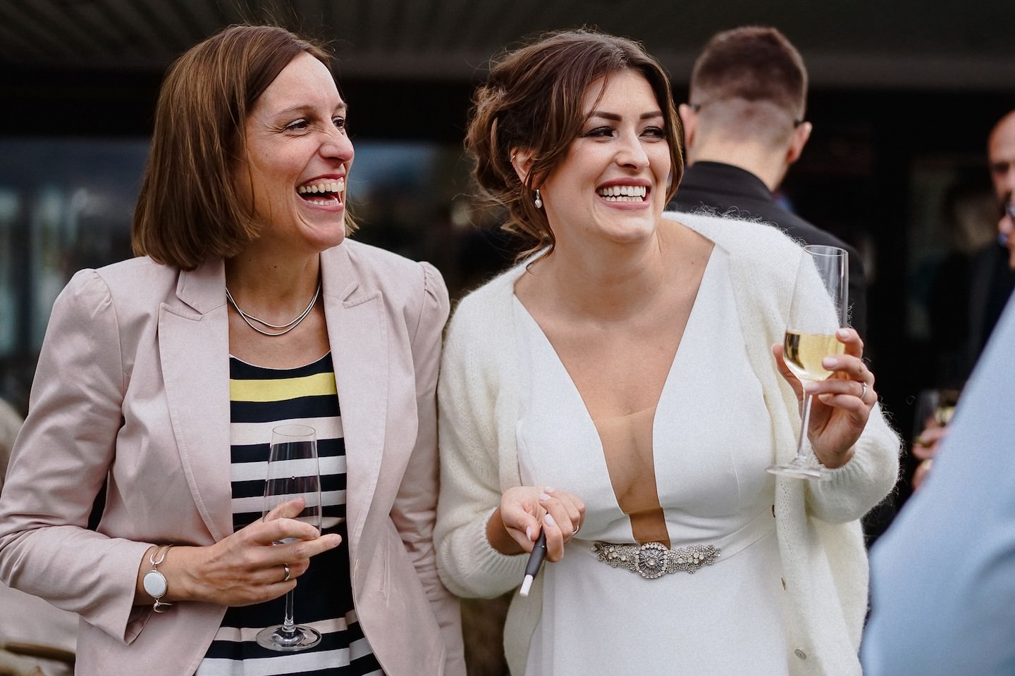 Sektempfang nach der Hochzeit im Standesamt Mannheim auf dem Schiff Kurpfalz