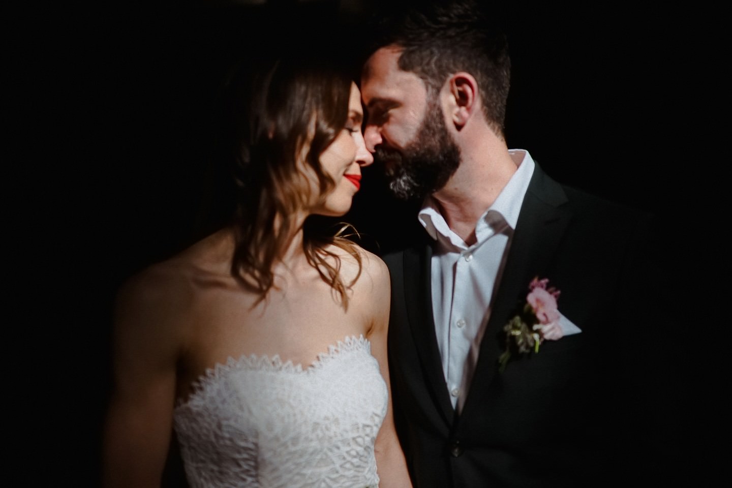 Portraits des Brautpaares bei ihrer Hochzeit im Berthold 57 in Kraichtal