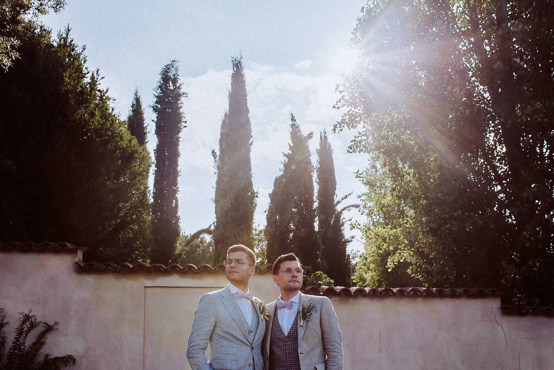 Hochzeitsportraits im Morrhof bei einer Same Sex Wedding Hochzeitsreportage