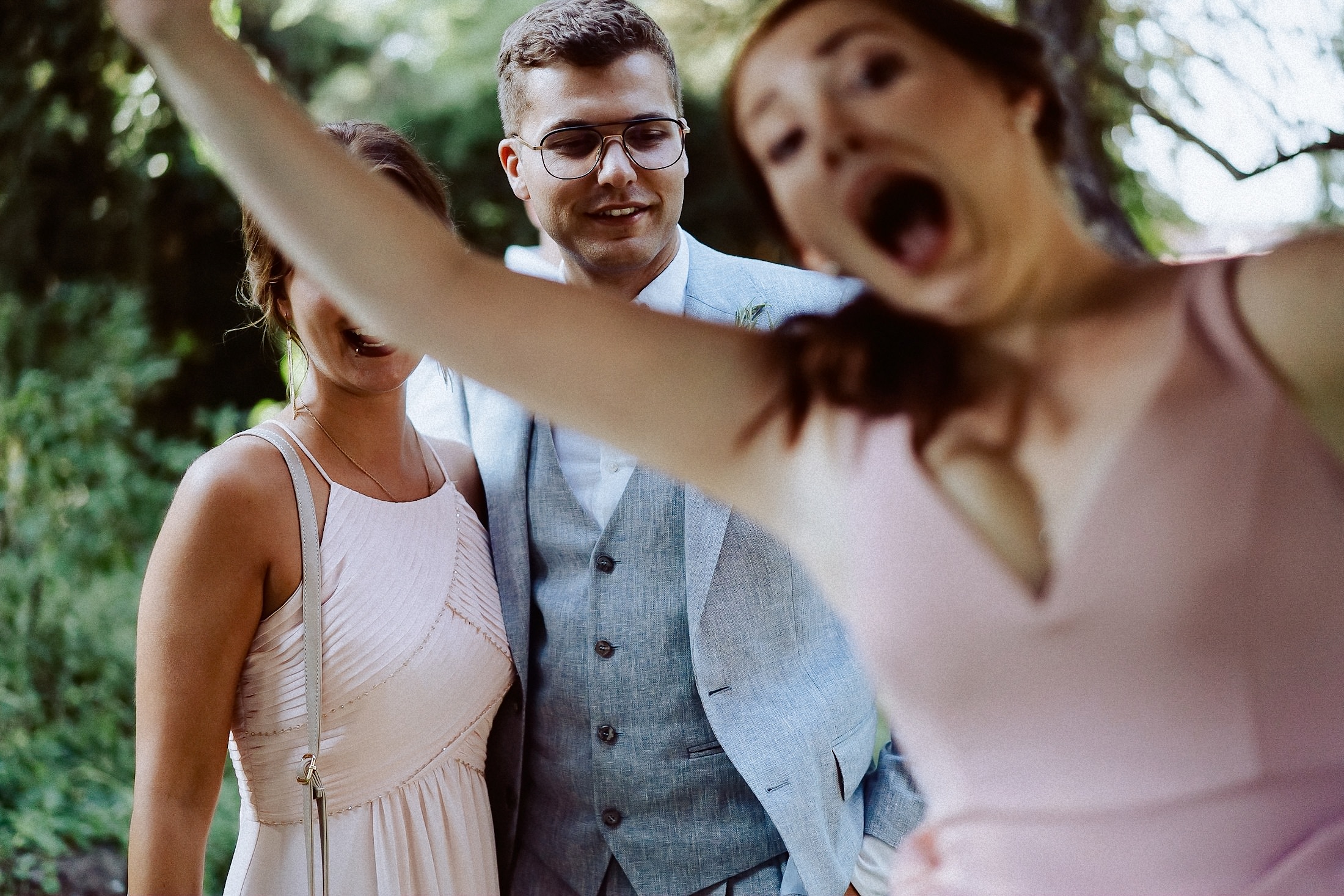 Photobombing bei einer Hochzeitsreportage in Großkarlbach